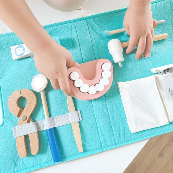 TOOKY TOY Zestaw Małego Dentysty Walizka Lekarza 19 el. FSC TOOKY TOY Zestaw Małego Dentysty Walizka Lekarza 19 el. FSC