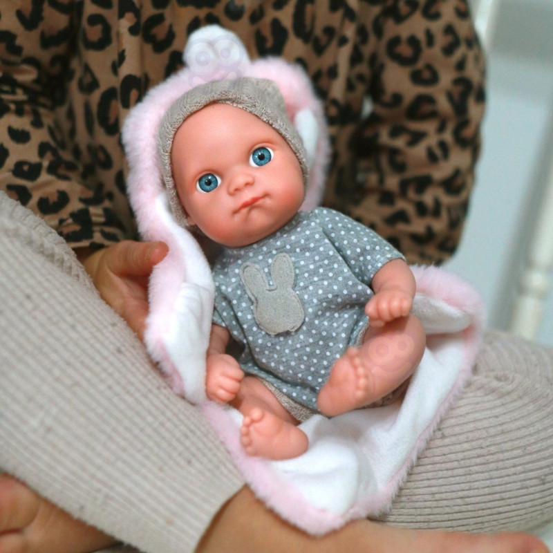 WOOPIE ROYAL Pirmoji kūdikio lėlė su zuikio antklode, 23 cm