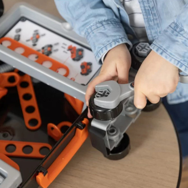 SMOBY Black & Decker įrankių dėklas + automobilio dalys SMOBY Black & Decker įrankių dėklas + automobilio dalys