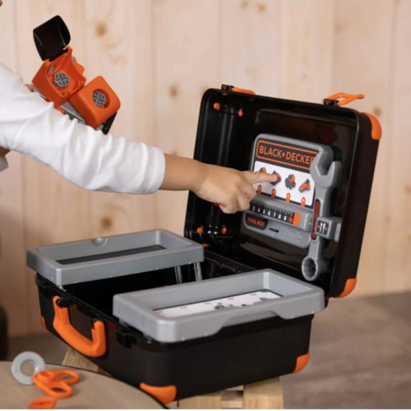 SMOBY Black & Decker įrankių dėklas + automobilio dalys SMOBY Black & Decker įrankių dėklas + automobilio dalys