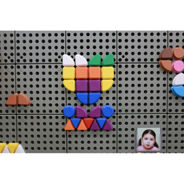 MASTERKIDZ geometrinių figūrų kaiščių rinkinys 64vnt STEM lentoms