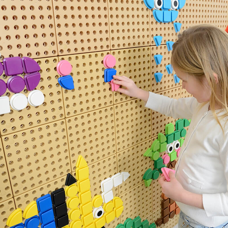 MASTERKIDZ geometrinių figūrų kaiščių rinkinys 64vnt STEM lentoms