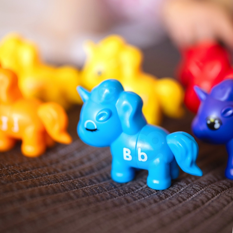 WOOPIE Montessori figūrėlių edukacinis rinkinys vienaragiai sulankstomas "Match the Letters" 13 vnt.