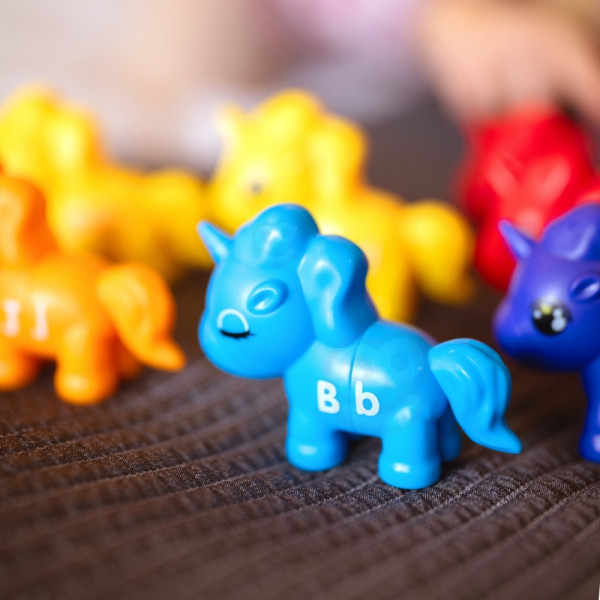 WOOPIE Montessori figūrėlių edukacinis rinkinys vienaragiai sulankstomas "Match the Letters" 13 vnt. WOOPIE Montessori figūrėlių edukacinis rinkinys vienaragiai sulankstomas "Match the Letters" 13 vnt.