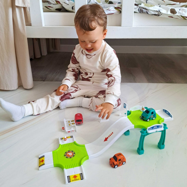 WOOPIE Track Parking Garage Car Set, Gas Station Road Signs + 3 Cars