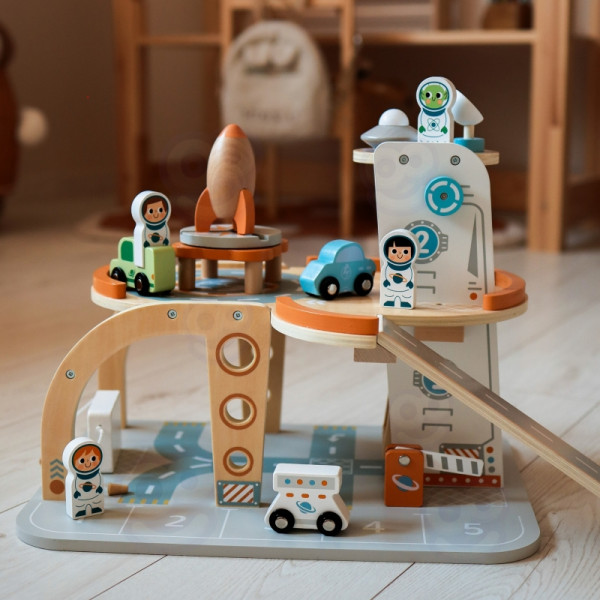 TOOKY TOY medinės kosminės stoties automobilių stovėjimo aikštelė