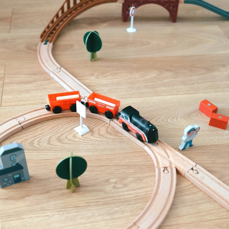 Электровоз WOOPIE с магнитными вагонами