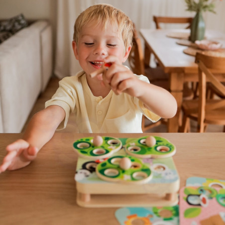 TOOKY TOY 2-в-1 Деревянная развивающая игра для детей «Тяни жуков»