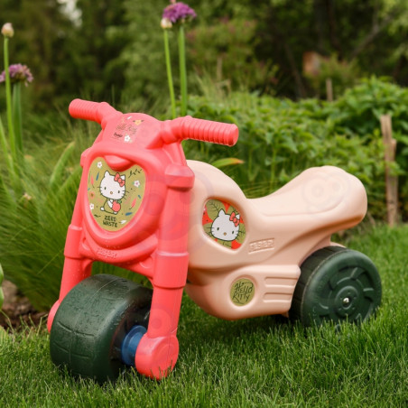 Hello Kitty Motofeber važiuojantis motociklas