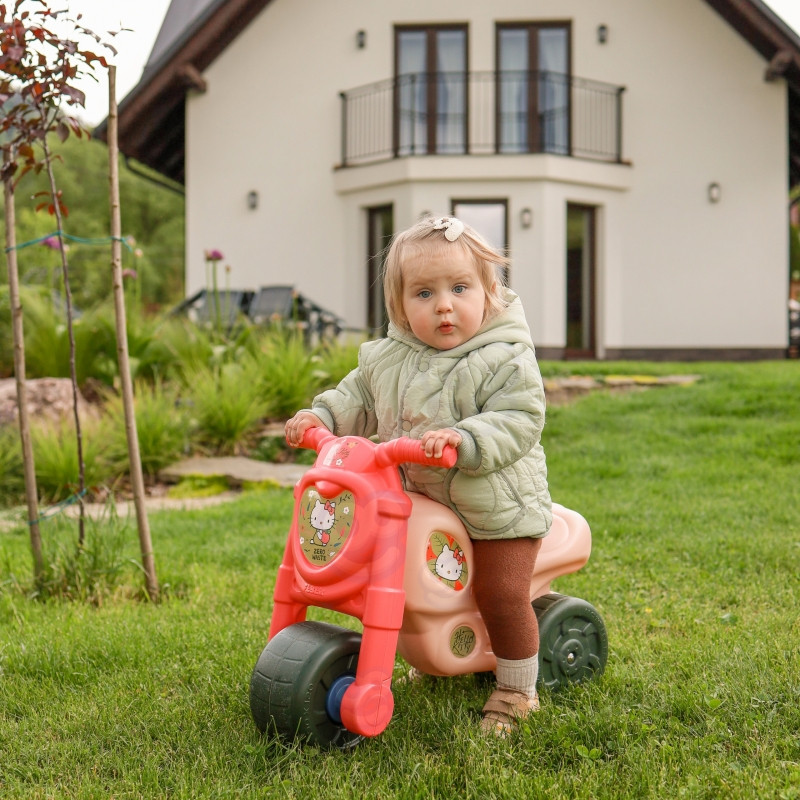 Hello Kitty Motofeber važiuojantis motociklas