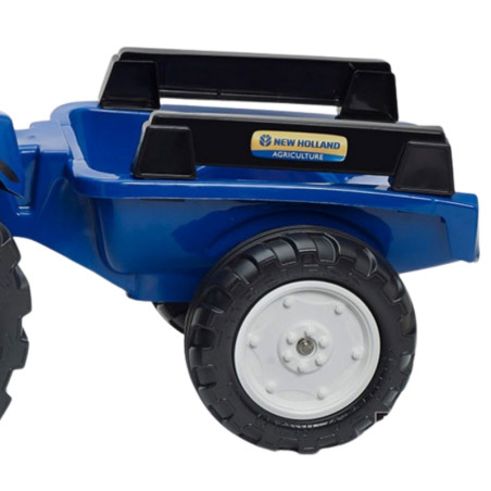 FALK New Holland didelis pedalinis traktorius su priekaba nuo 3 metų FALK New Holland didelis pedalinis traktorius su priekaba nuo 3 metų