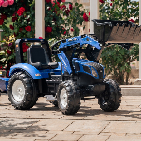 FALK New Holland Blue pedalinis traktorius su priekaba nuo 3 metų FALK New Holland Blue pedalinis traktorius su priekaba nuo 3 metų