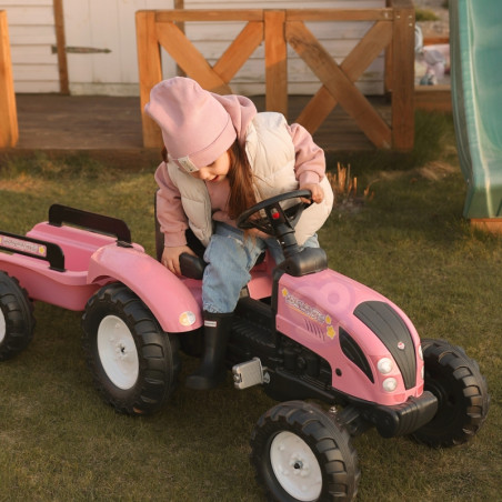 FALK traktorius Country Star Pink su pedalais + priekaba ir garso signalu nuo 2 metų. FALK traktorius Country Star Pink su pedalais + priekaba ir garso signalu nuo 2 metų.