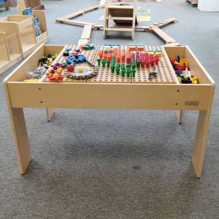 MASTERKIDZ medinis mokomasis stalas + STIEBO SIENŲ PRIEDAI MASTERKIDZ medinis mokomasis stalas + STIEBO SIENŲ PRIEDAI