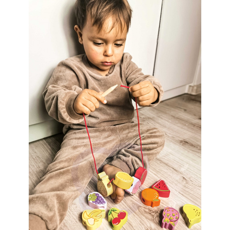 CLASSIC WORLD medinės kaladėlės vaisiams sriegti 13 vnt.