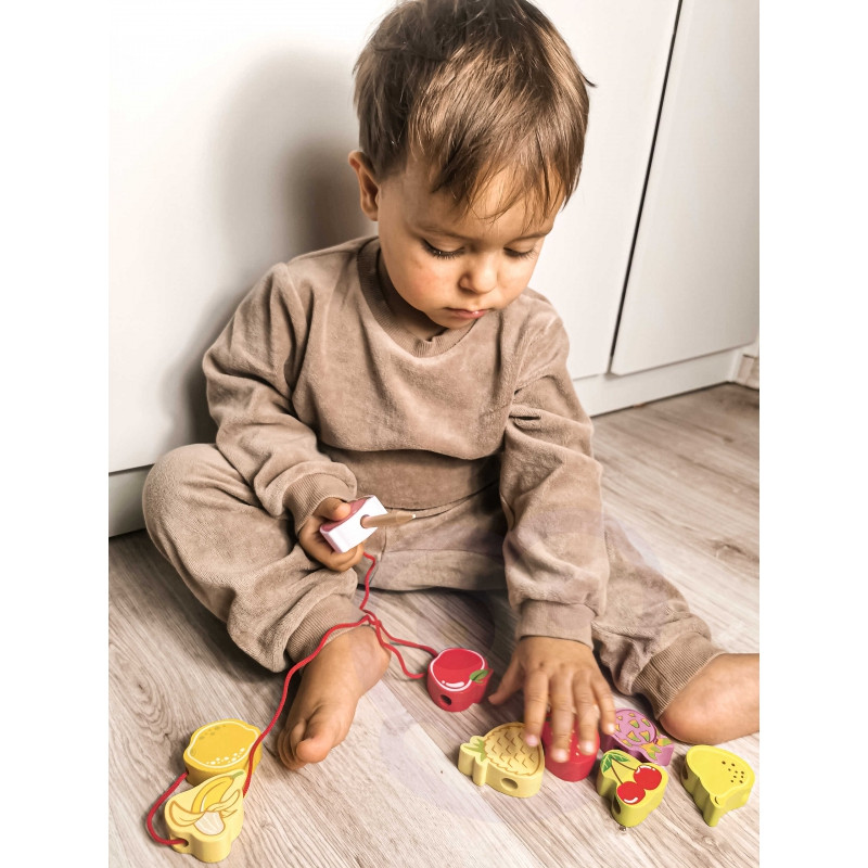 CLASSIC WORLD medinės kaladėlės vaisiams sriegti 13 vnt.