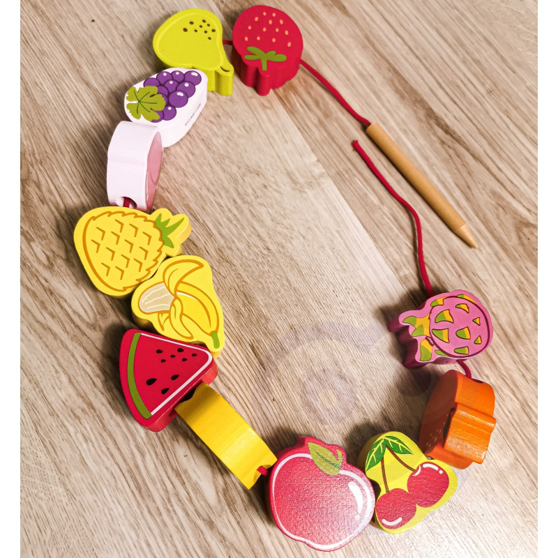 CLASSIC WORLD medinės kaladėlės vaisiams sriegti 13 vnt.