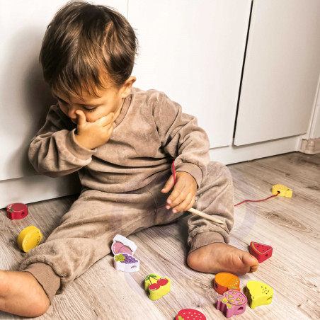 CLASSIC WORLD medinės kaladėlės vaisiams sriegti 13 vnt.