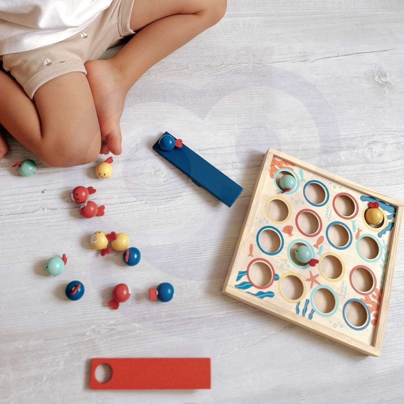 TOOKY TOY medinis stalas Skraidančios žuvies žaidimas vaikams 19 vnt.