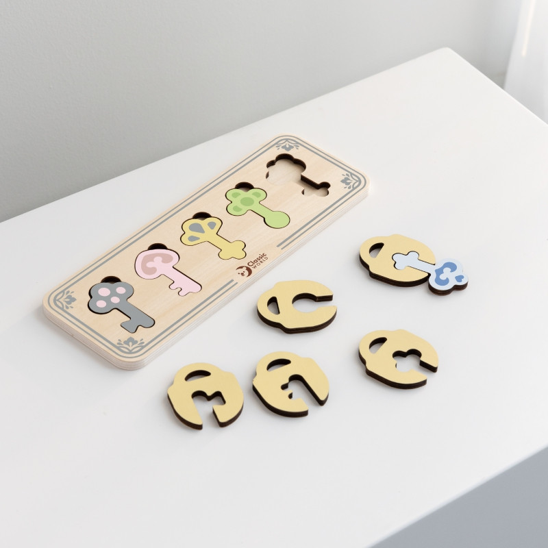 CLASSIC WORLD Деревянный сенсорный пазл Монтессори с подходящими ключами и замками