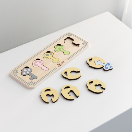 CLASSIC WORLD Montessori sensoriniai mediniai dėlionės raktai ir spynos