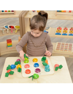 MASTERKIDZ Монтессори-доска «Овощи» для изучения цифр и цветов 2