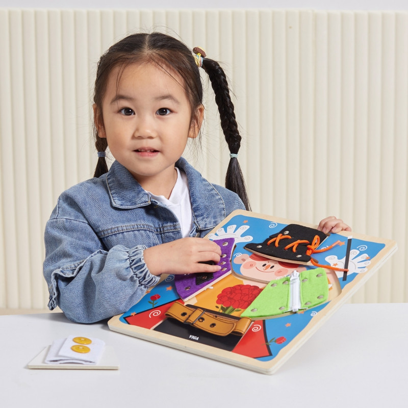 Деревянная манипуляционная доска VIGA с застежками и замками «Волшебник Монстессори»