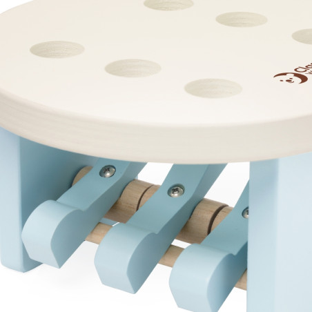 КЛАССИЧЕСКИЙ МИР Деревянная игрушка Ударь морковку молотком 8 шт.