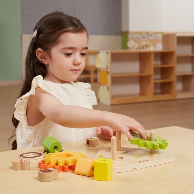 VIGA Wooden Gear Sorter "Shapes and Mechanisms"