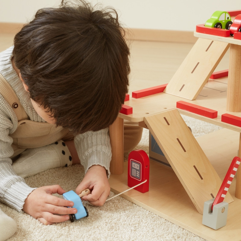 Деревянная парковка VIGA для автомобилей с лифтом на 4 машины и вертолетом