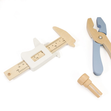 CLASSIC WORLD Набор для мастер-класса по изготовлению деревянных инструментов с доской для рисования 27 предметов.