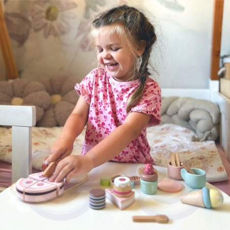 TOOKY TOY saldus pyragas Medinis saldainių rinkinys dėžutėje Konditerijos ledų salonas TOOKY TOY saldus pyragas Medinis saldainių rinkinys dėžutėje Konditerijos ledų salonas
