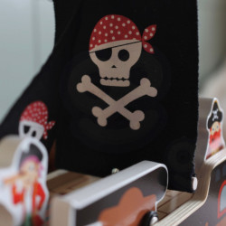 TOOKY TOY piratų laivo medinių figūrėlių rinkinys 2