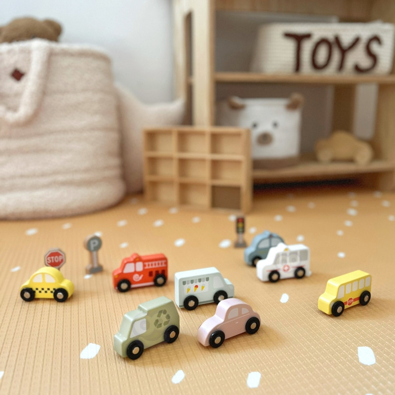 TOOKY TOY Medinių transporto priemonių ir kelio ženklų rinkinys dėžutėje