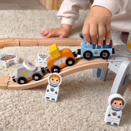 TOOKY TOY medinių kosminių traukinių rinkinys bėgiai TOOKY TOY medinių kosminių traukinių rinkinys bėgiai