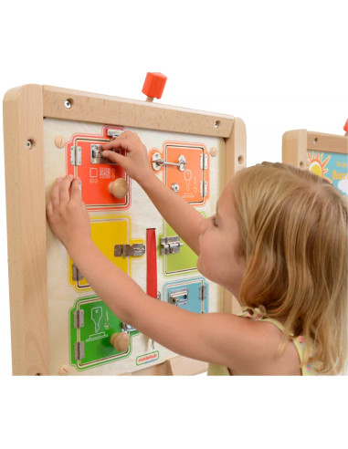 MASTERKIDZ Учимся открывать и закрывать замки. Настенная манипуляционная доска