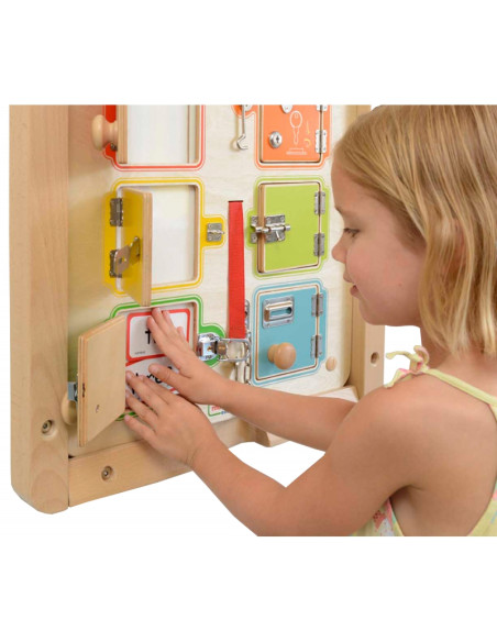 MASTERKIDZ Учимся открывать и закрывать замки. Настенная манипуляционная доска