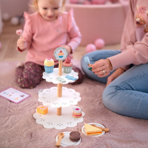TOOKY TOY Platter of Sweets Wooden Stand Cupcakes Cakes
