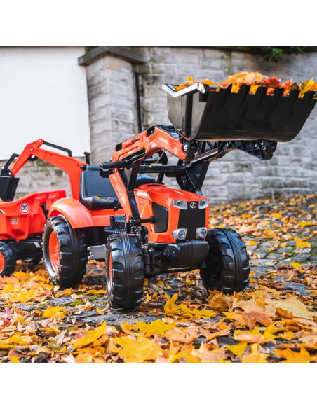 FALK Kubota oranžinis traktorius su priekaba nuo 3 metų FALK Kubota oranžinis traktorius su priekaba nuo 3 metų