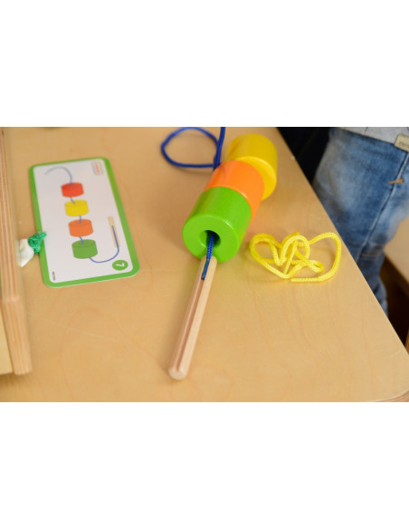 MASTERKIDZ Duża Drewniana Nawlekanka Sznurowanka Montessori