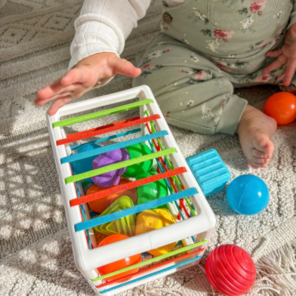 WOOPIE BABY Lankstus sensorinis kubas Baby Sorter Spalvotos formos 13 el.