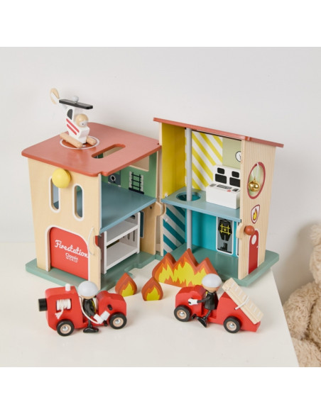 CLASSIC WORLD Wooden Fire Station Garage Car Helicopter Figures 13pcs.