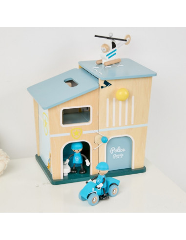 CLASSIC WORLD Police Station Wooden Car Helicopter Figures 12pcs.