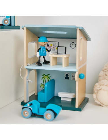 CLASSIC WORLD Police Station Wooden Car Helicopter Figures 12pcs.