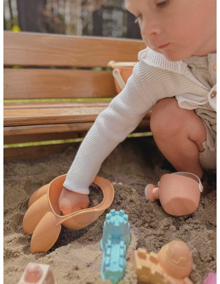 WOOPIE GREEN Claw Sand Scoop BIODEGRADABLE ORGANIC MATERIAL