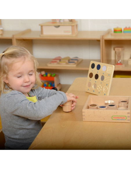 Atspėti liečiant - medžiagą ir tekstūrą 12 Montessori elementų