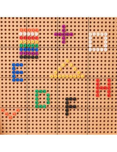 MASTERKIDZ laisvai pastatoma STEM siena + priedai: Kaiščiai, padėklai, blokai, įrankiai