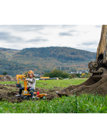 FALK Super Builder Excavator with Trailer and Accessories