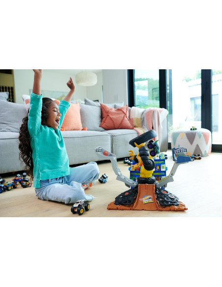 Hot Wheels Monster Trucks Wrex VS Crushzilla HPR47