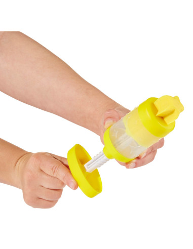 Wonder Factory Never Dry Dough Extruder – Yellow 532279